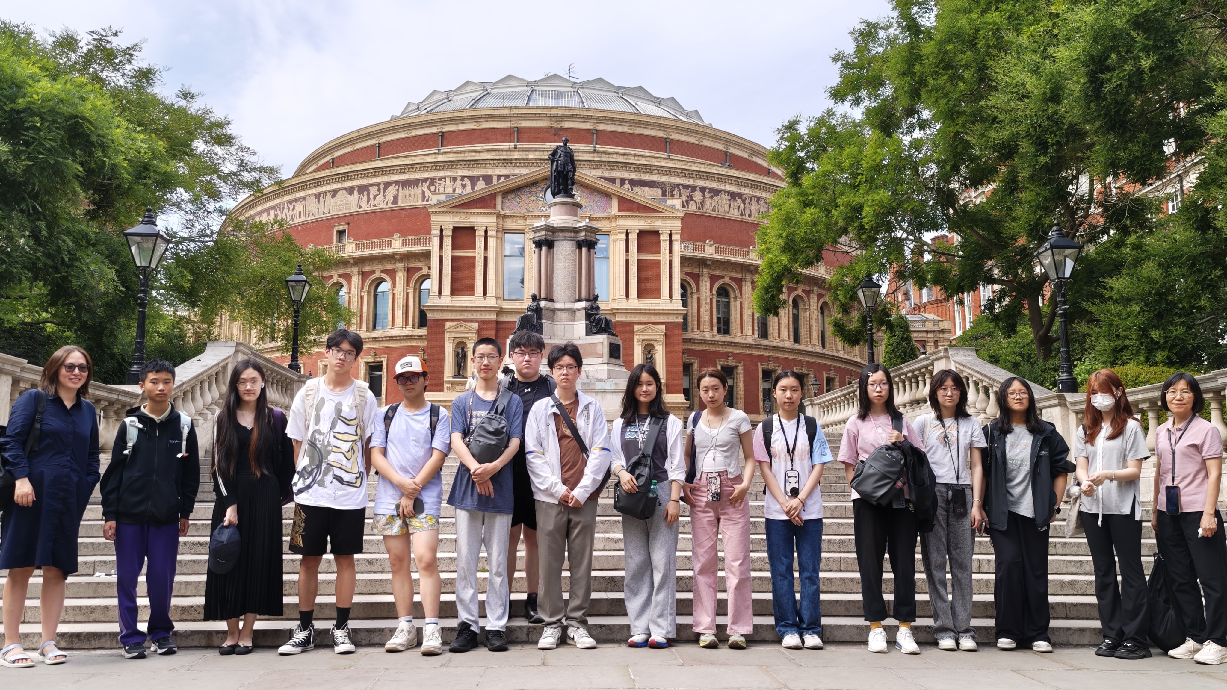 BFSU ICC In-depth Study Camp at Prestigious UK Universities: Entering Academic Halls and Experiencing British Heritage Study Camp